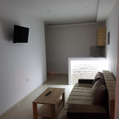 Avdiu Apartment Улцинь Экстерьер фото